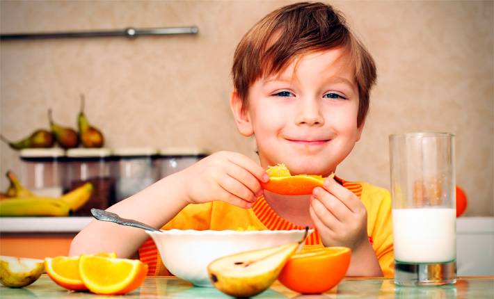 Resultado de imagen de imagenes  de  niños  desayunando  en  jpg